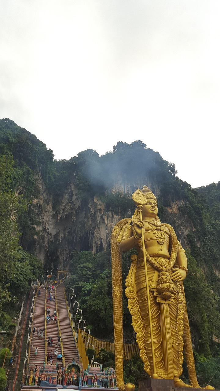 (巨兽战场无限钻石免费购买苹果)巨兽战场，无限钻石免费购买的探索与挑战